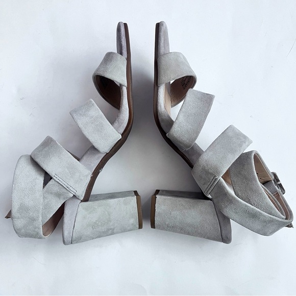 VIONIC Blaire Gray Suede Strappy Chunky Heel Sandals Size 9 - Picture 8 of 12